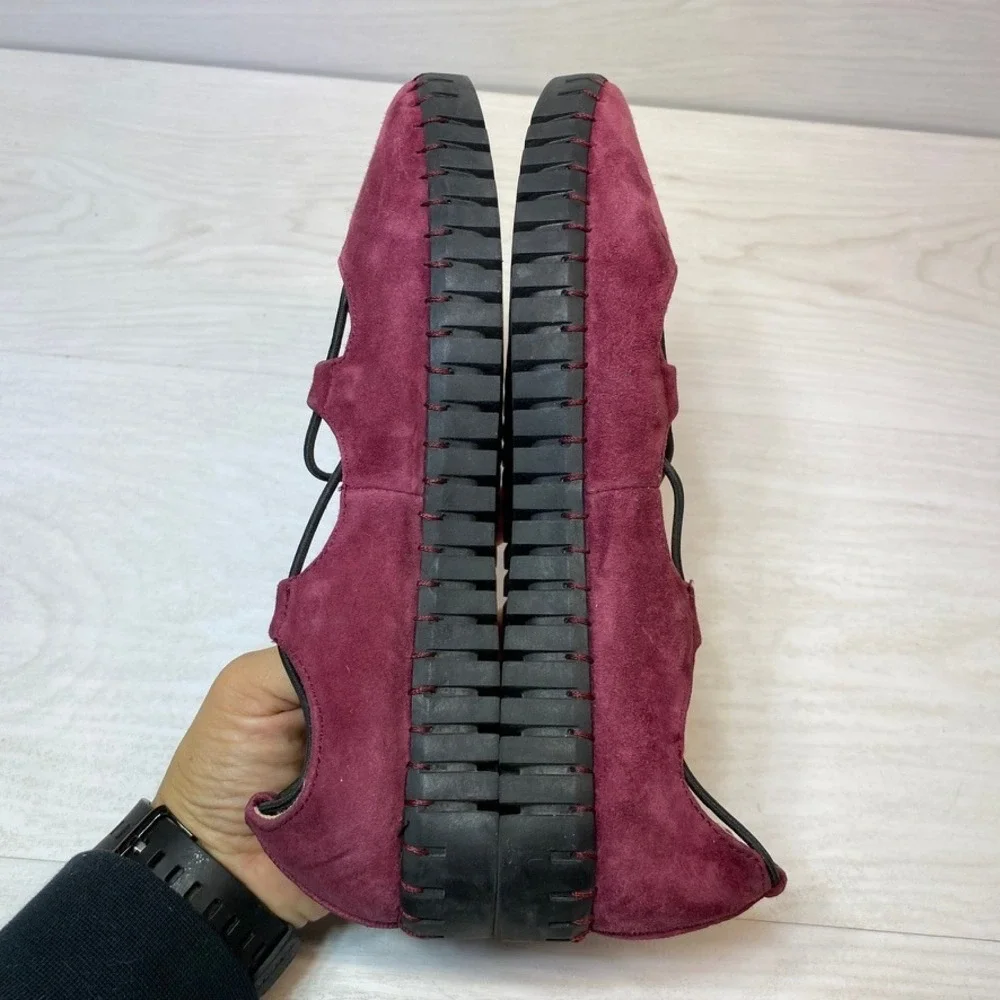 Bernie Mev Womens 39 TW71 Flats Bungee Lace Burgundy Suede Rubber Sole Comfort